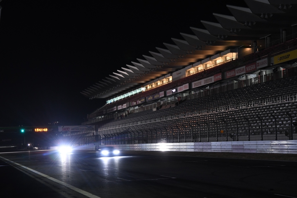 3月3日（土）夜間走行時、グランドスタンド付近より