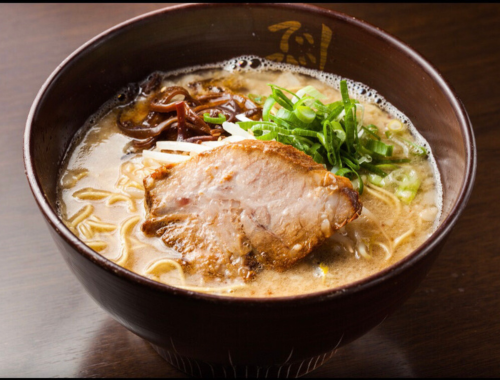 醤油とんこつラーメン