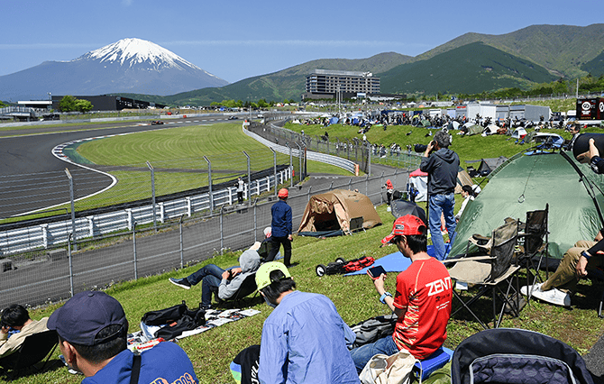 写真：サーキットキャンプ